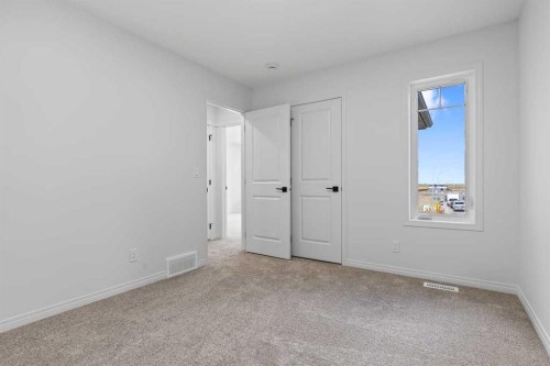 138 Corner Glen Square Ne, Calgary, AB 