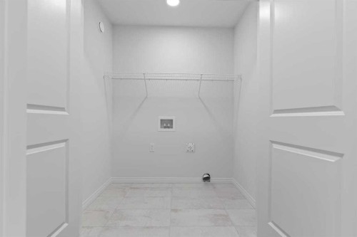 138 Corner Glen Square Ne, Calgary, AB 