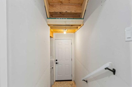 138 Corner Glen Square Ne, Calgary, AB 