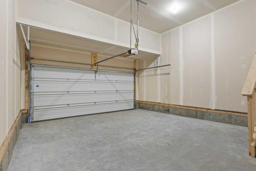 138 Corner Glen Square Ne, Calgary, AB 