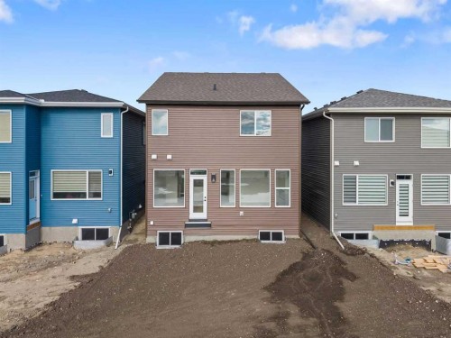 138 Corner Glen Square Ne, Calgary, AB 