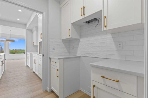 138 Corner Glen Square Ne, Calgary, AB 