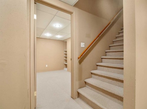 123 Stoney Crescent West, Lethbridge, AB 