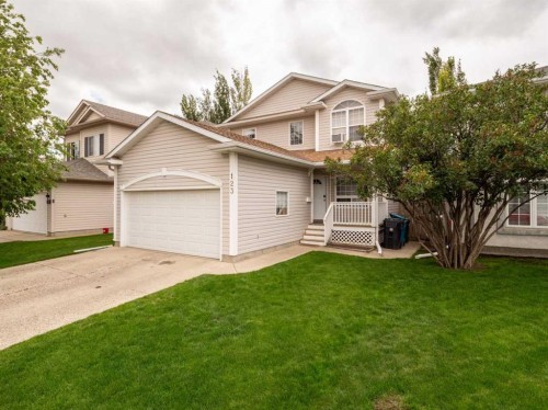 123 Stoney Crescent West, Lethbridge, AB 