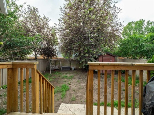 123 Stoney Crescent West, Lethbridge, AB 