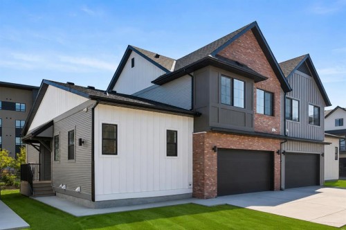1102-201 Cooperswood Green SW Airdrie, AB T3B 3Y6
