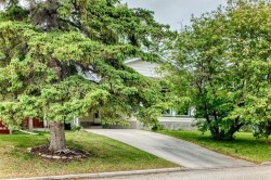 6539 54 Street NW Calgary, AB T3A 1R5