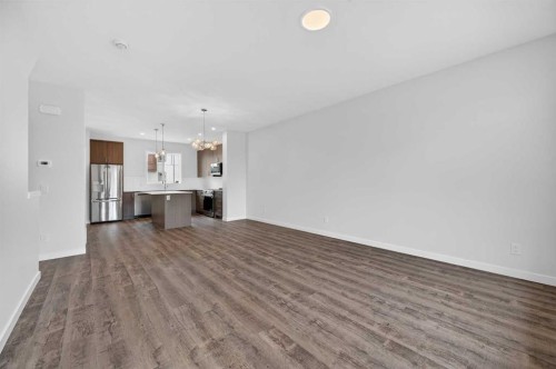 8 Hotchkiss Parade Se, Calgary, AB 