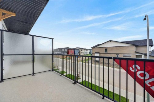 8 Hotchkiss Parade Se, Calgary, AB 