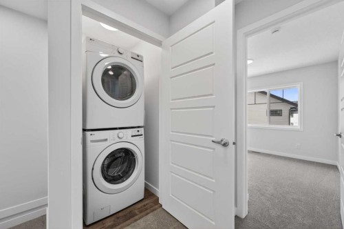 8 Hotchkiss Parade Se, Calgary, AB 