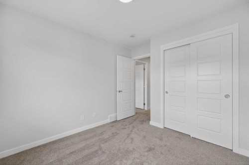 8 Hotchkiss Parade Se, Calgary, AB 