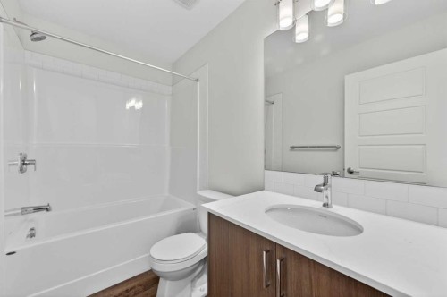 8 Hotchkiss Parade Se, Calgary, AB 