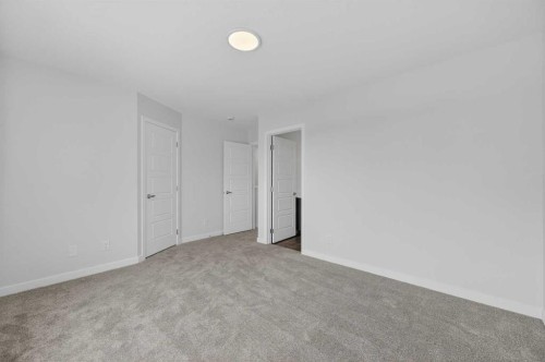 8 Hotchkiss Parade Se, Calgary, AB 