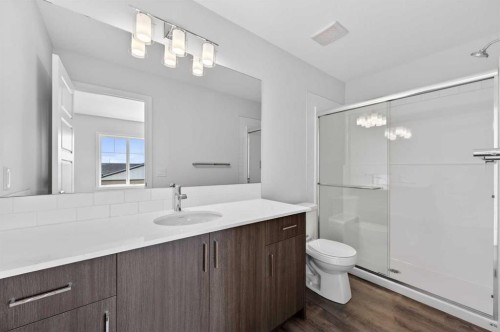 8 Hotchkiss Parade Se, Calgary, AB 