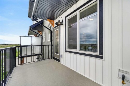 8 Hotchkiss Parade Se, Calgary, AB 