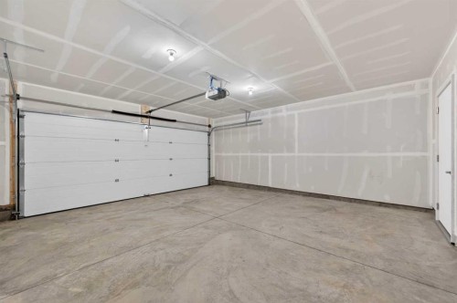 8 Hotchkiss Parade Se, Calgary, AB 