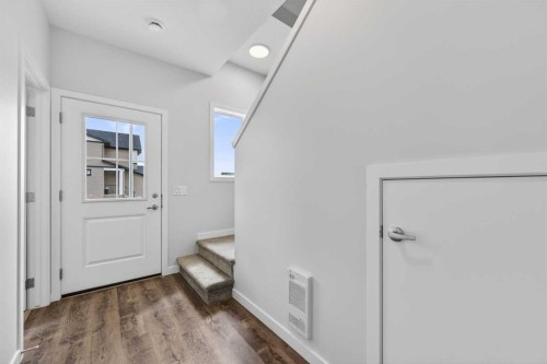 8 Hotchkiss Parade Se, Calgary, AB 