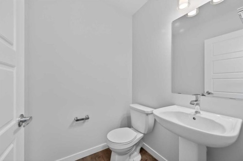 8 Hotchkiss Parade Se, Calgary, AB 