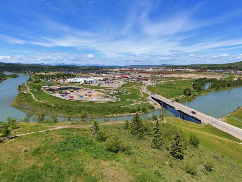 590 River Heights Crescent, Cochrane, AB 