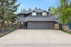 132 Woodhaven Road SW Calgary, AB T2W 5N7