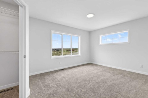 6 Hotchkiss Parade Se, Calgary, AB - Indoor Photo Showing Other Room