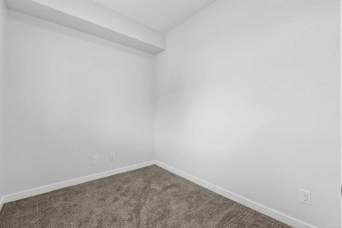 6 Hotchkiss Parade Se, Calgary, AB - Indoor Photo Showing Other Room