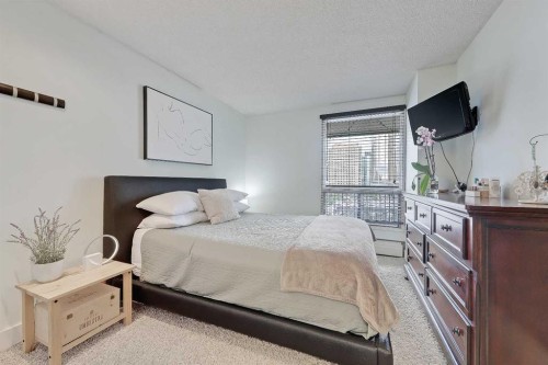 708-718 12 Avenue Sw, Calgary, AB - Indoor Photo Showing Bedroom