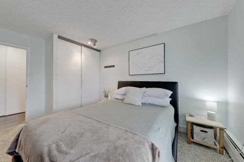 708-718 12 Avenue Sw, Calgary, AB - Indoor Photo Showing Bedroom
