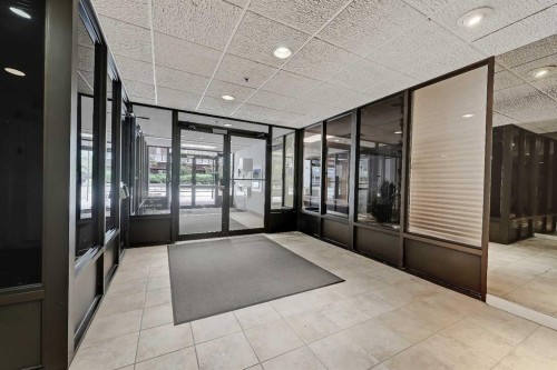708-718 12 Avenue Sw, Calgary, AB - Indoor Photo Showing Other Room