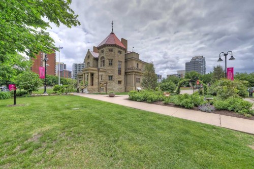 708-718 12 Avenue Sw, Calgary, AB - Outdoor
