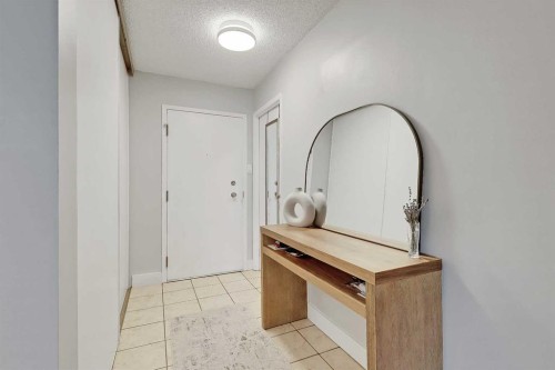 708-718 12 Avenue Sw, Calgary, AB - Indoor Photo Showing Other Room
