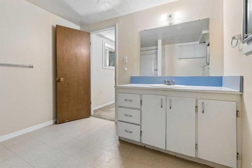 1306 87 Avenue Sw, Calgary, AB 