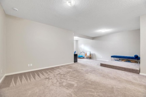 31 Mahogany Way Se, Calgary, AB 