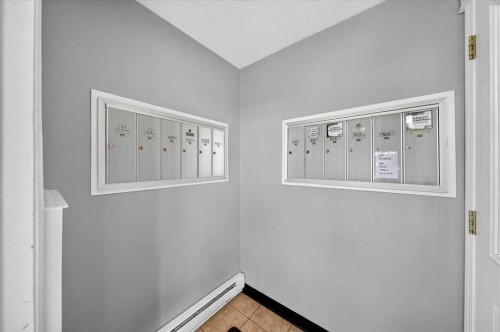202-6148 Bowness Road Nw, Calgary, AB - Indoor Photo Showing Other Room