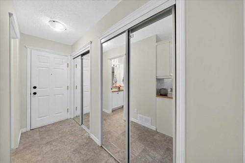 202-6148 Bowness Road Nw, Calgary, AB - Indoor Photo Showing Other Room