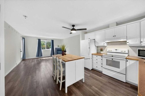 202-6148 Bowness Road Nw, Calgary, AB - Indoor Photo Showing Kitchen