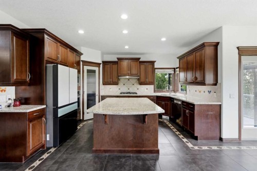 236 Parkmere Court, Chestermere, AB 