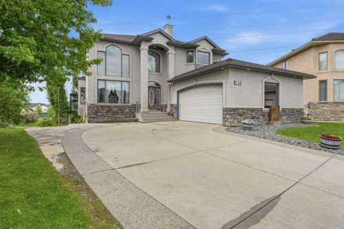 236 Parkmere Court NW Chestermere, AB T1X 1V6