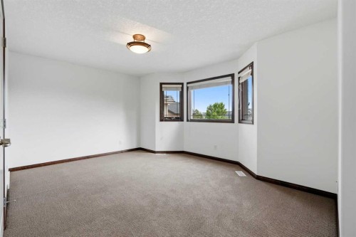 236 Parkmere Court, Chestermere, AB 