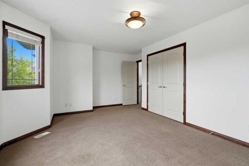 236 Parkmere Court, Chestermere, AB 