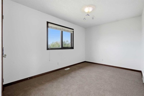 236 Parkmere Court, Chestermere, AB 