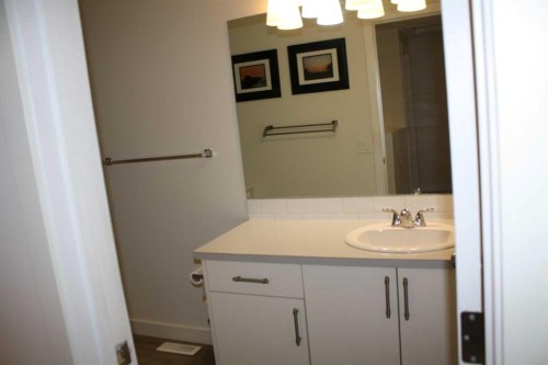 3052 32A Avenue Se, Calgary, AB 