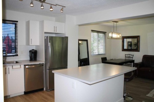 3052 32A Avenue Se, Calgary, AB 