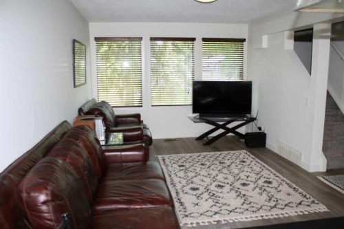 3052 32A Avenue Se, Calgary, AB 