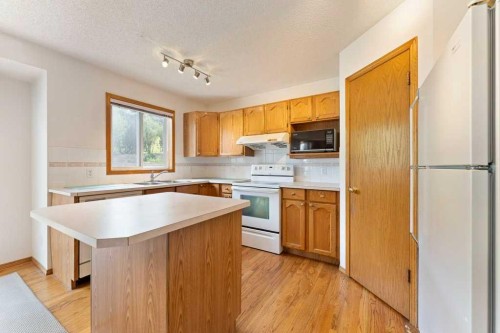 62 Edgebrook Heights Nw, Calgary, AB 