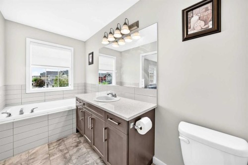 125 Bayside Loop Sw, Airdrie, AB 