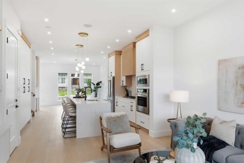 4537 21 Avenue Nw, Calgary, AB 