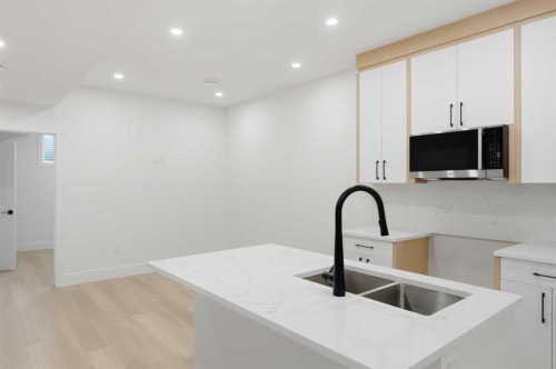 4537 21 Avenue Nw, Calgary, AB 