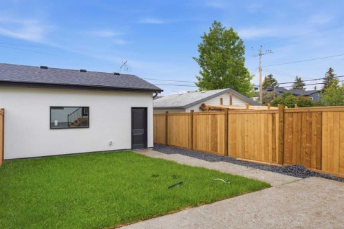 4537 21 Avenue Nw, Calgary, AB 