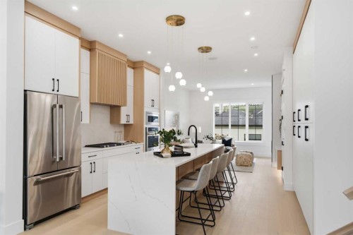 4537 21 Avenue Nw, Calgary, AB 